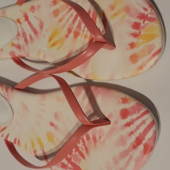 Nine West Women's Shoes Pink Yellow Tie Dye Flat Thong Flip Flops Sandels Size 9 - Picture 3 of 7